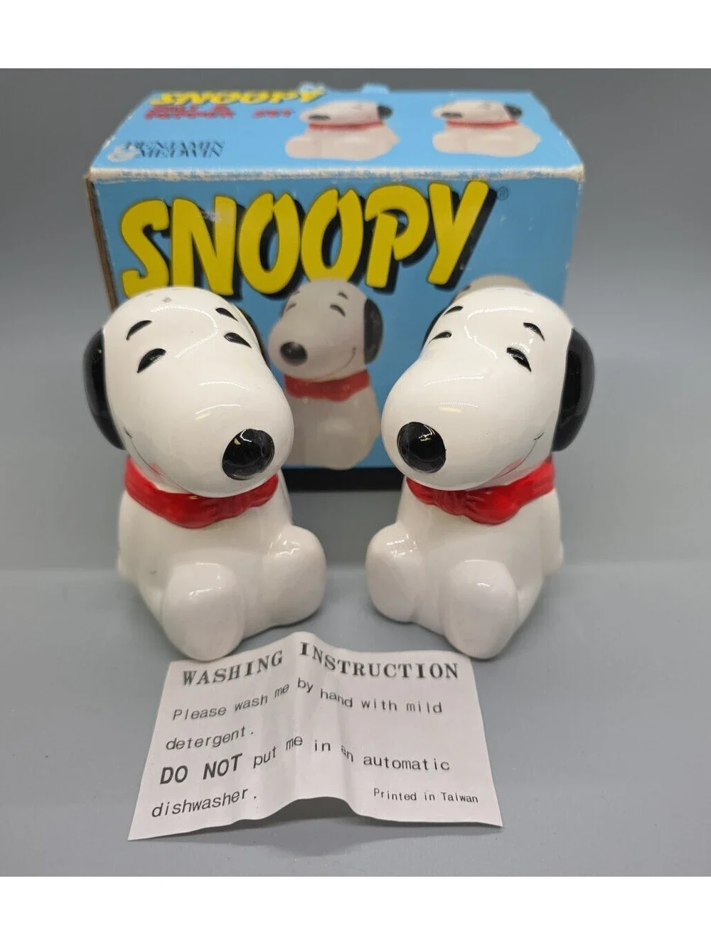 1993 Benjamin & Medwin Peanuts Snoopy Salt & Pepper Shakers
